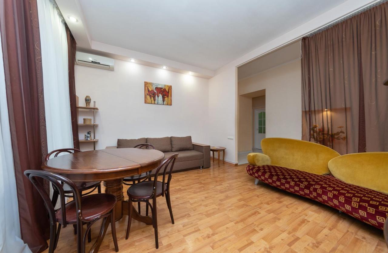 Apartamenty Sofia Kyiv Exterior photo